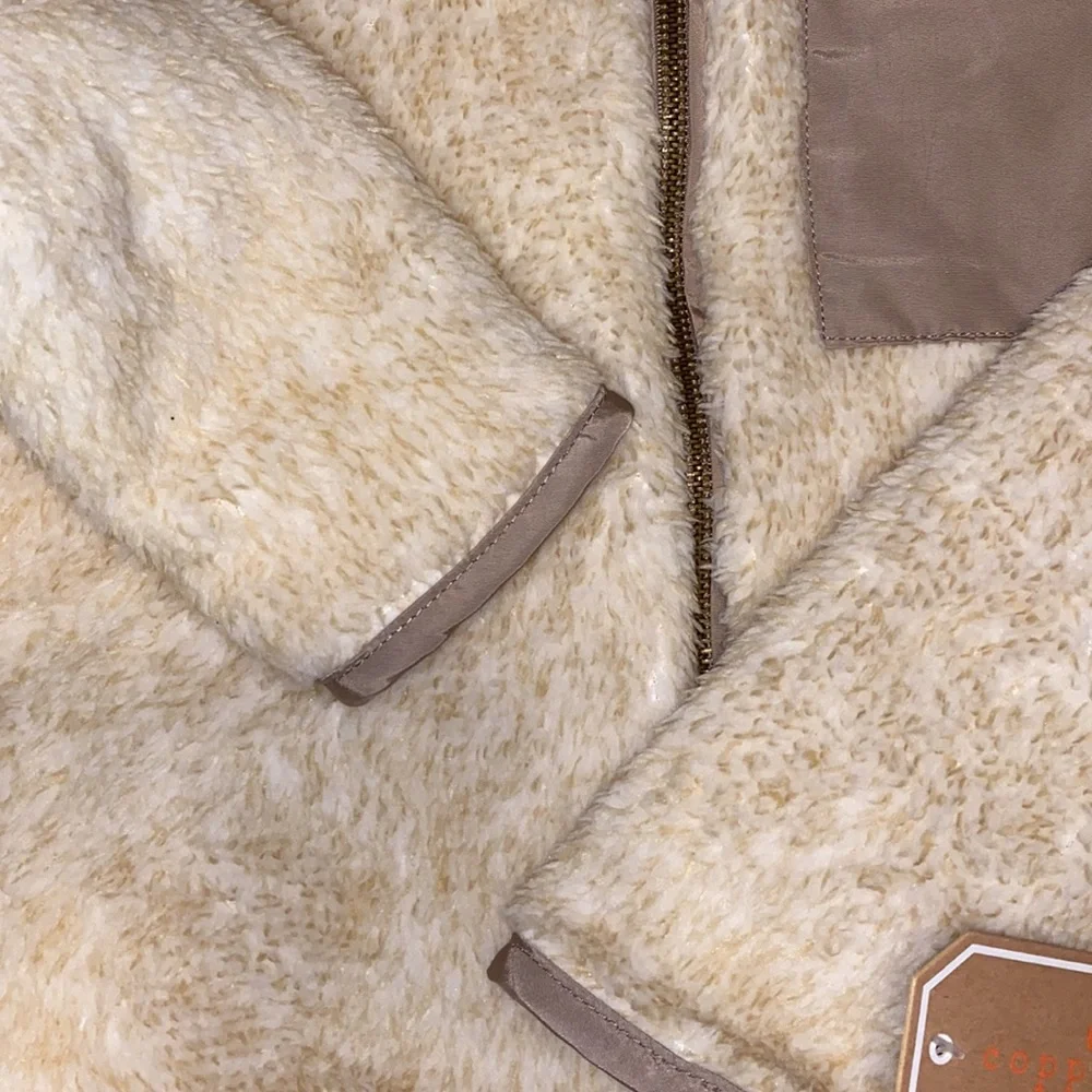 Cropped Jacket - Picture 4 of 4